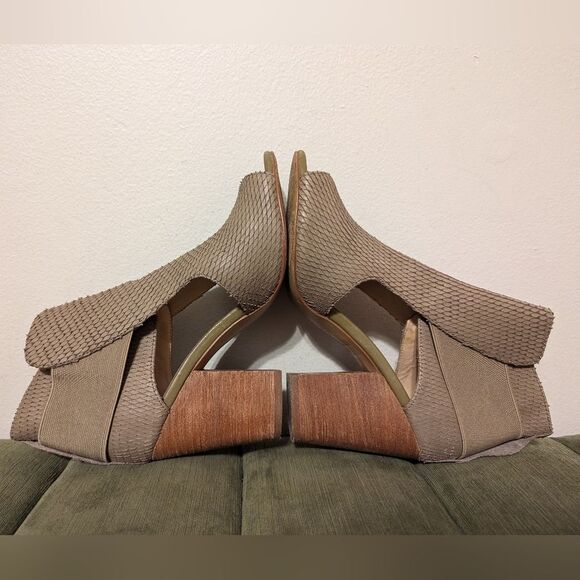 Botkier Leather Maddy Peep Toe Bootie Heels in Light Olive Green 8.5 - Picture 3 of 11